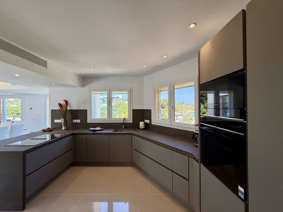 Chalet de 4 habitaciones en Cala Mandia en venta con piscina garaje - 2.750.000 € (Ref: 9943842)