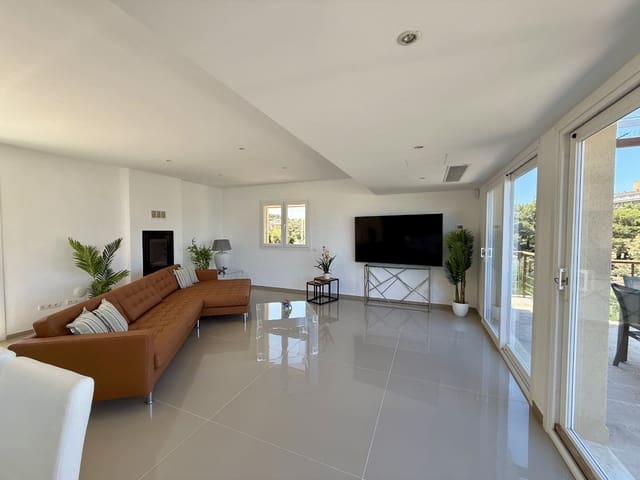 Chalet de 4 habitaciones en Cala Mandia, Manacor en venta con piscina garaje - 2.750.000 € (Ref: 9943842)