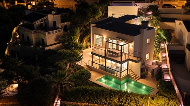 4 soveværelse Villa til salg i Cala Mandia, Manacor med swimmingpool garage - € 2.750.000 (Ref: 9943842)