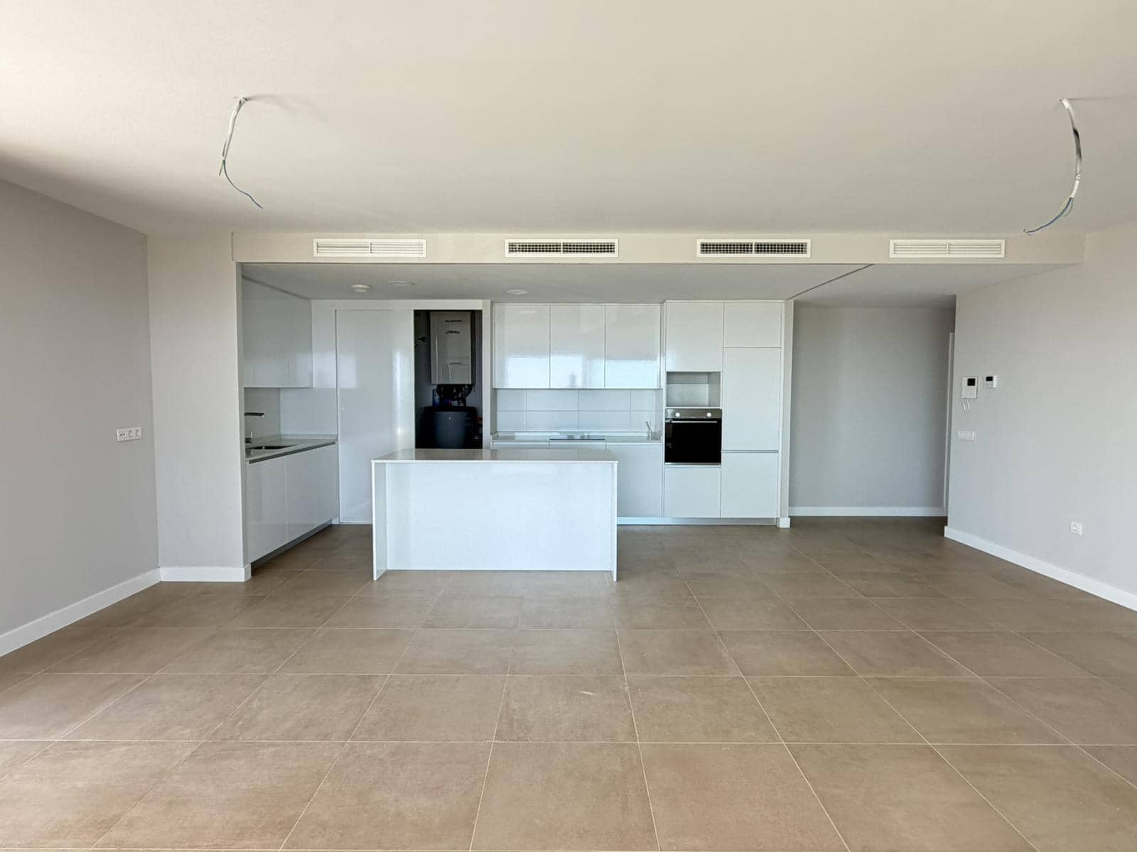 3 bedroom Apartment for sale in Benalmadena with pool garage - € 595,000 (Ref: 10004741)