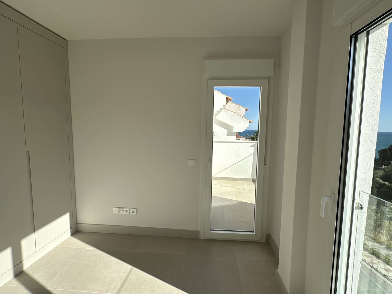 3 sovrum Radhus till salu i Benalmadena med pool - 675 000 € (Ref: 9964320)