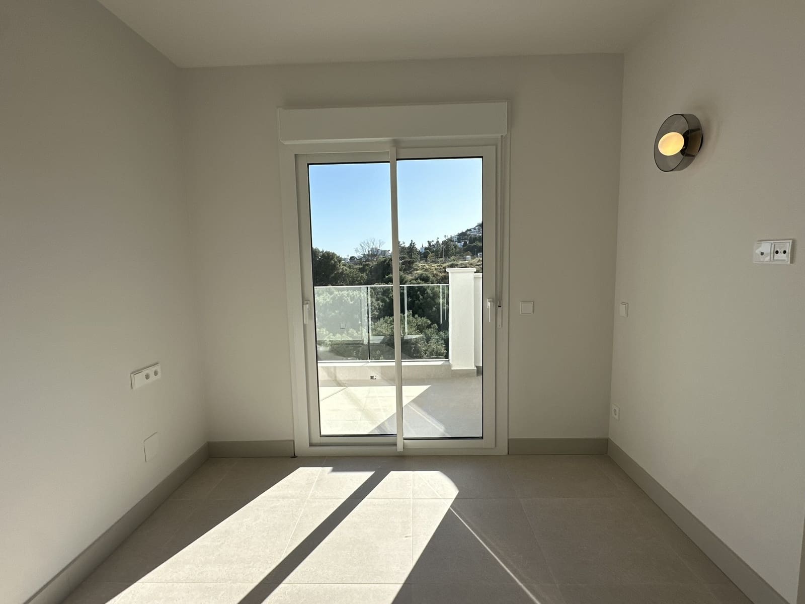 3 sovrum Radhus till salu i Benalmadena med pool - 675 000 € (Ref: 9964320)