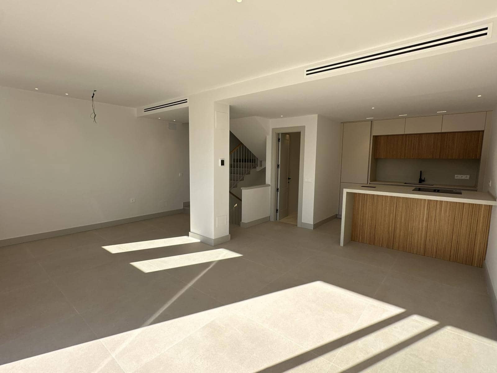 3 bedroom Townhouse for sale in Torrequebrada with pool garage - € 675,000 (Ref: 9964320)