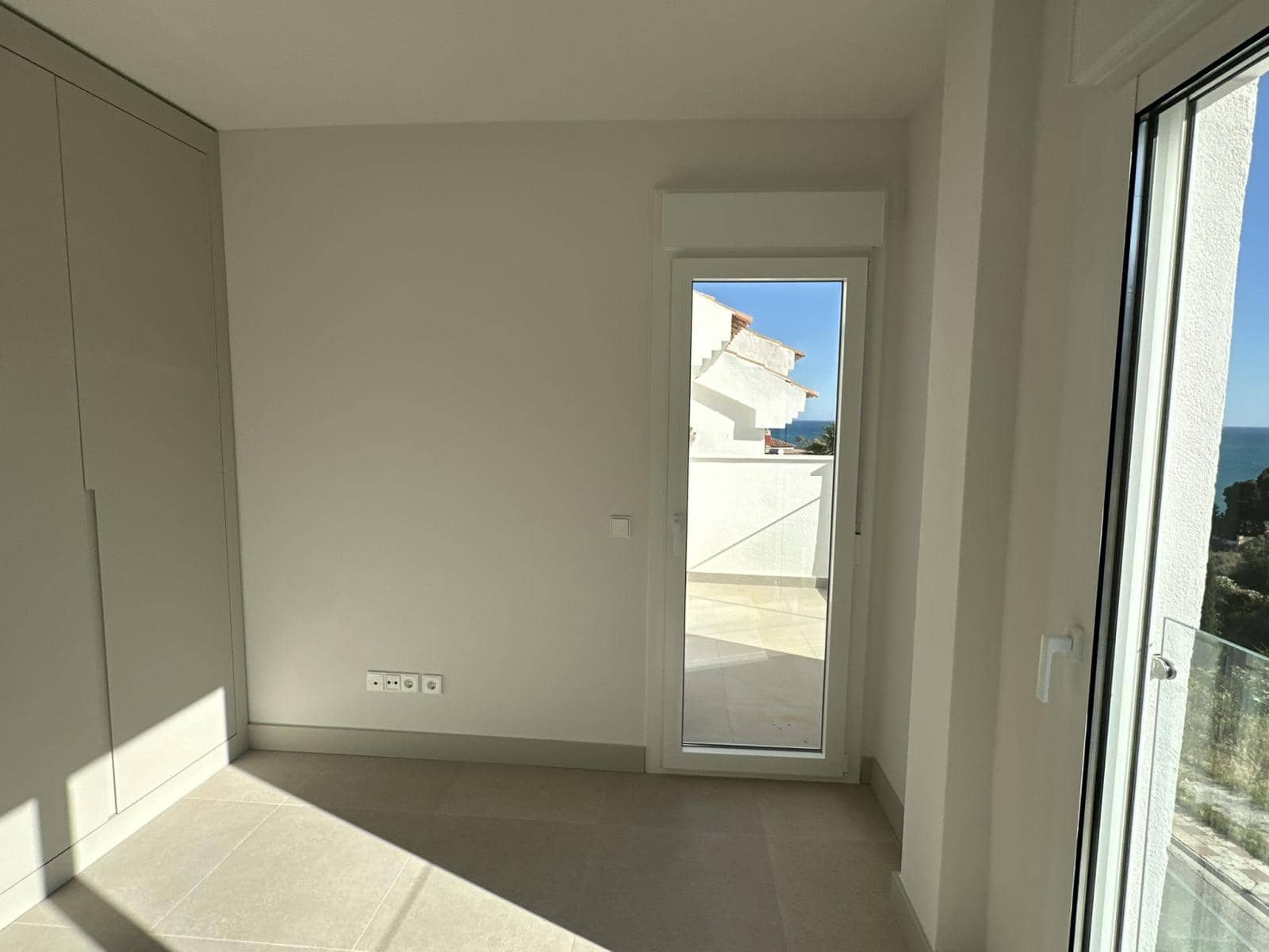 3 bedroom Townhouse for sale in Torrequebrada with pool garage - € 675,000 (Ref: 9964320)