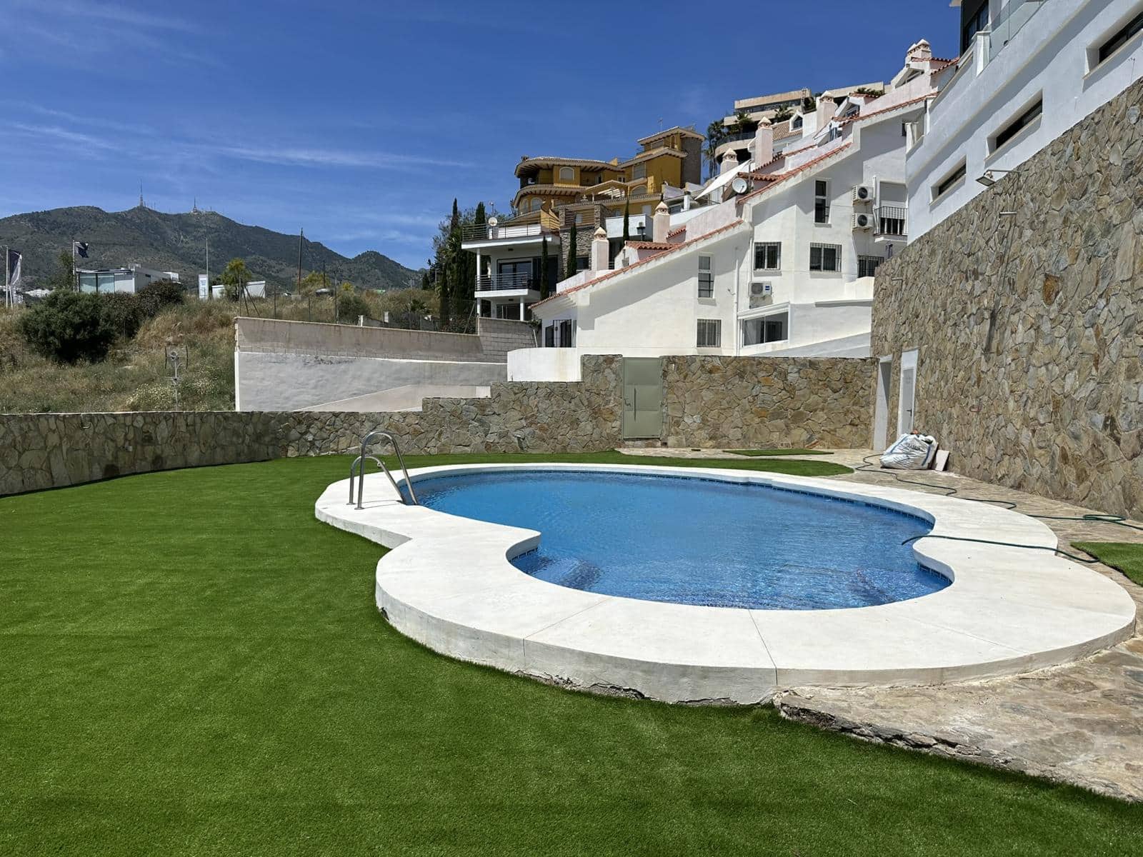 3 bedroom Townhouse for sale in Torrequebrada with pool garage - € 675,000 (Ref: 9964320)
