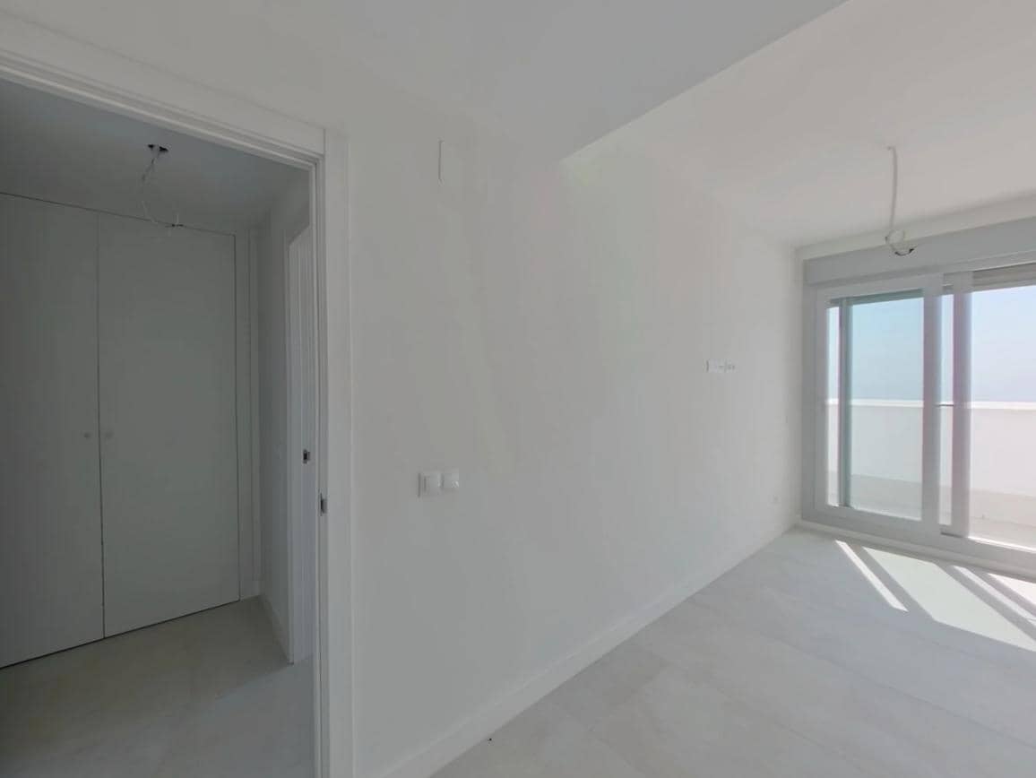 2 bedroom Flat for sale in Benalmadena with pool garage - € 485,000 (Ref: 9964322)