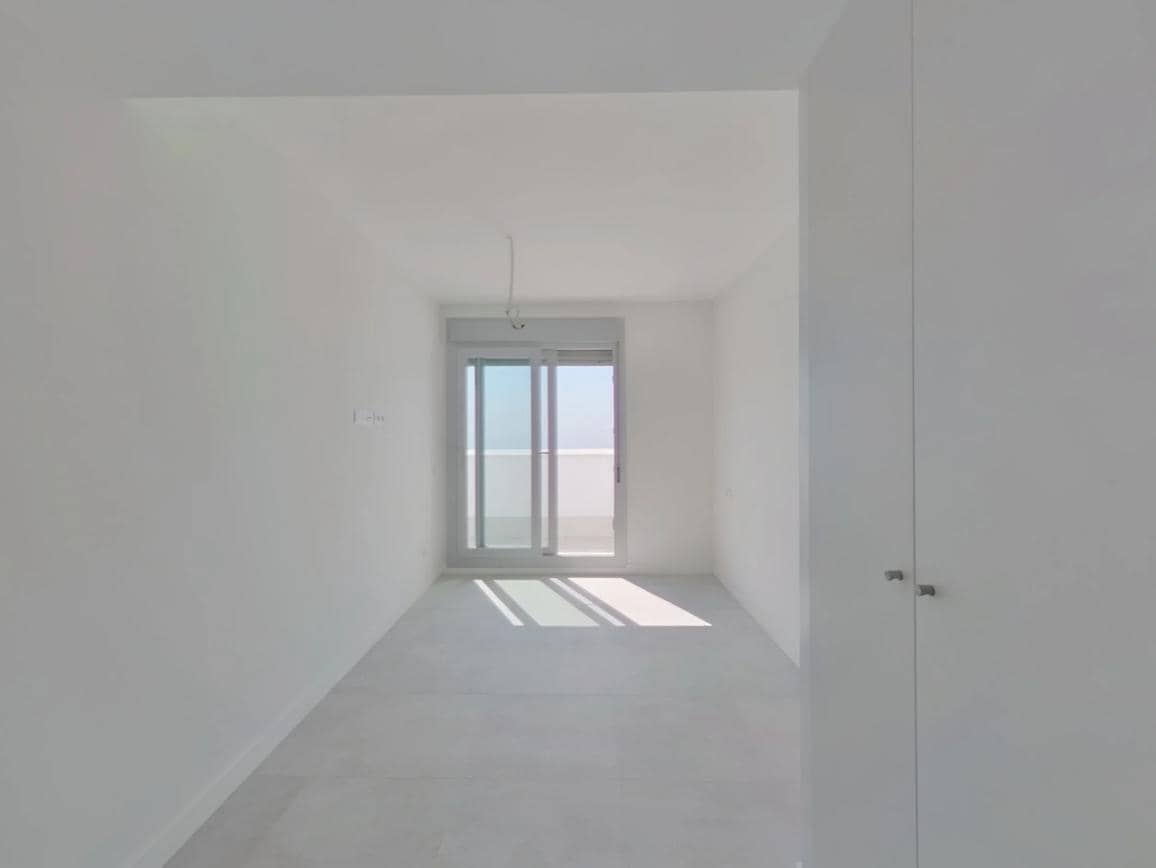 2 bedroom Flat for sale in Benalmadena with pool garage - € 485,000 (Ref: 9964322)
