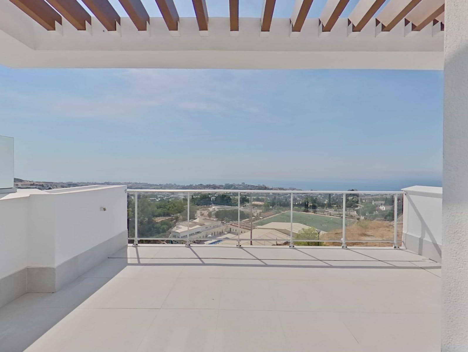 2 bedroom Flat for sale in Benalmadena with pool garage - € 480,000 (Ref: 9964323)