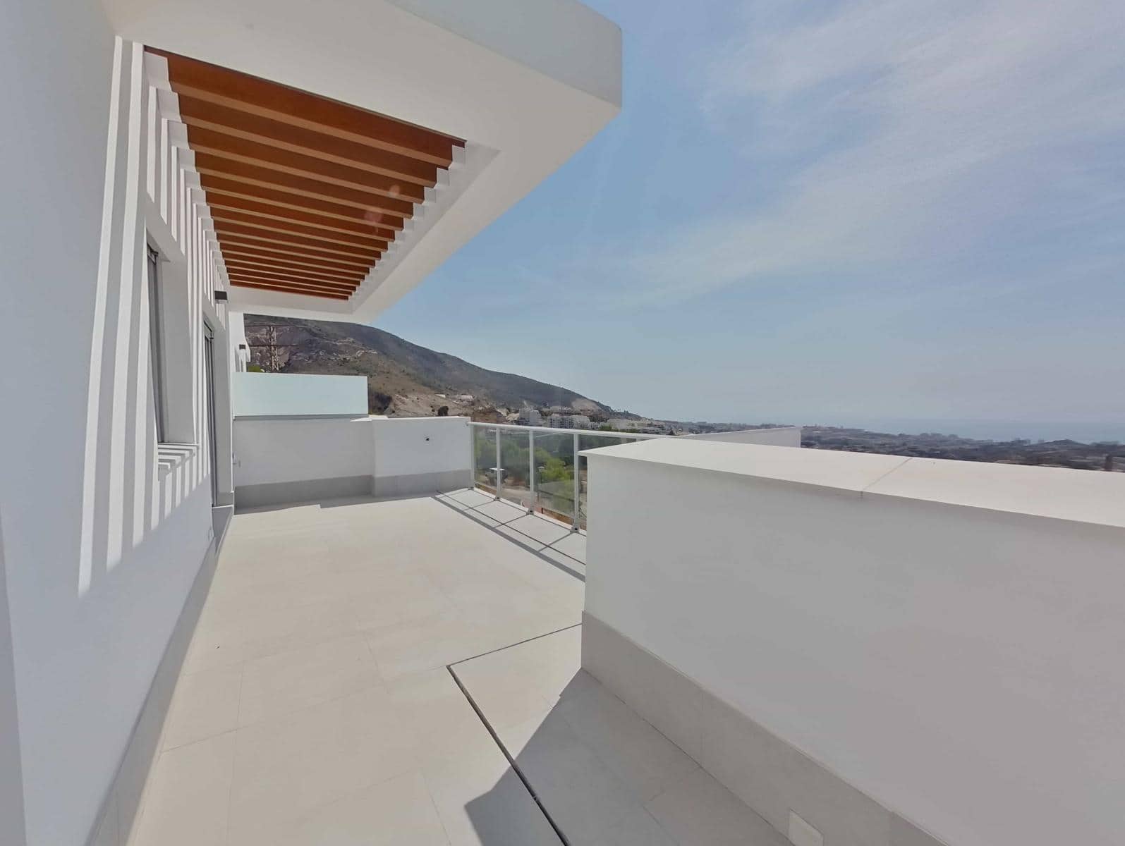2 bedroom Flat for sale in Benalmadena with pool garage - € 480,000 (Ref: 9964323)