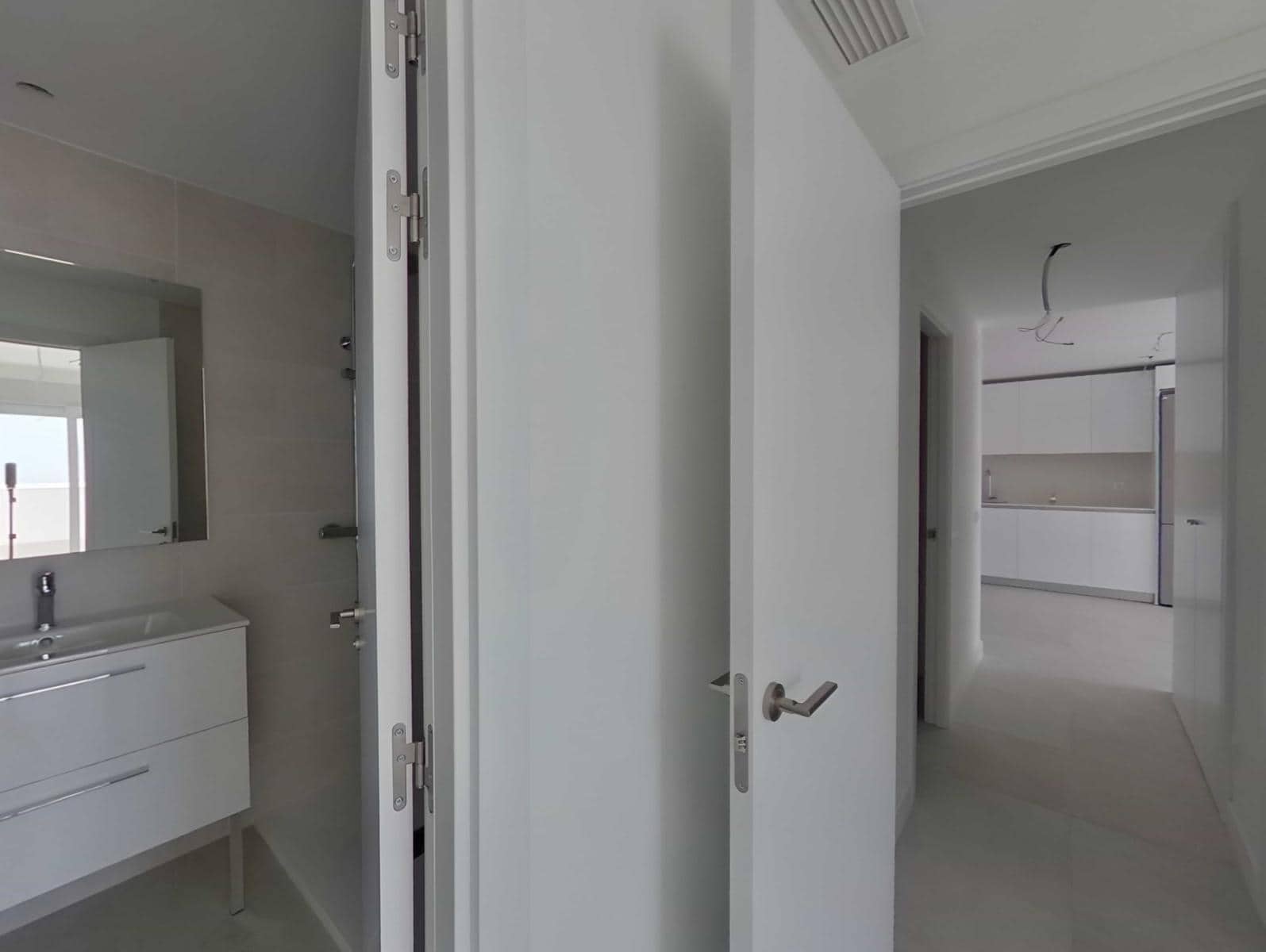 2 bedroom Flat for sale in Benalmadena with pool garage - € 480,000 (Ref: 9964323)