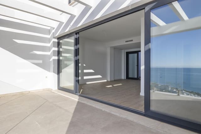 2 soverom Hus til salgs i Torrox-Costa, Torrox med svømmebasseng garasje - € 346 000 (Ref: 9965571)