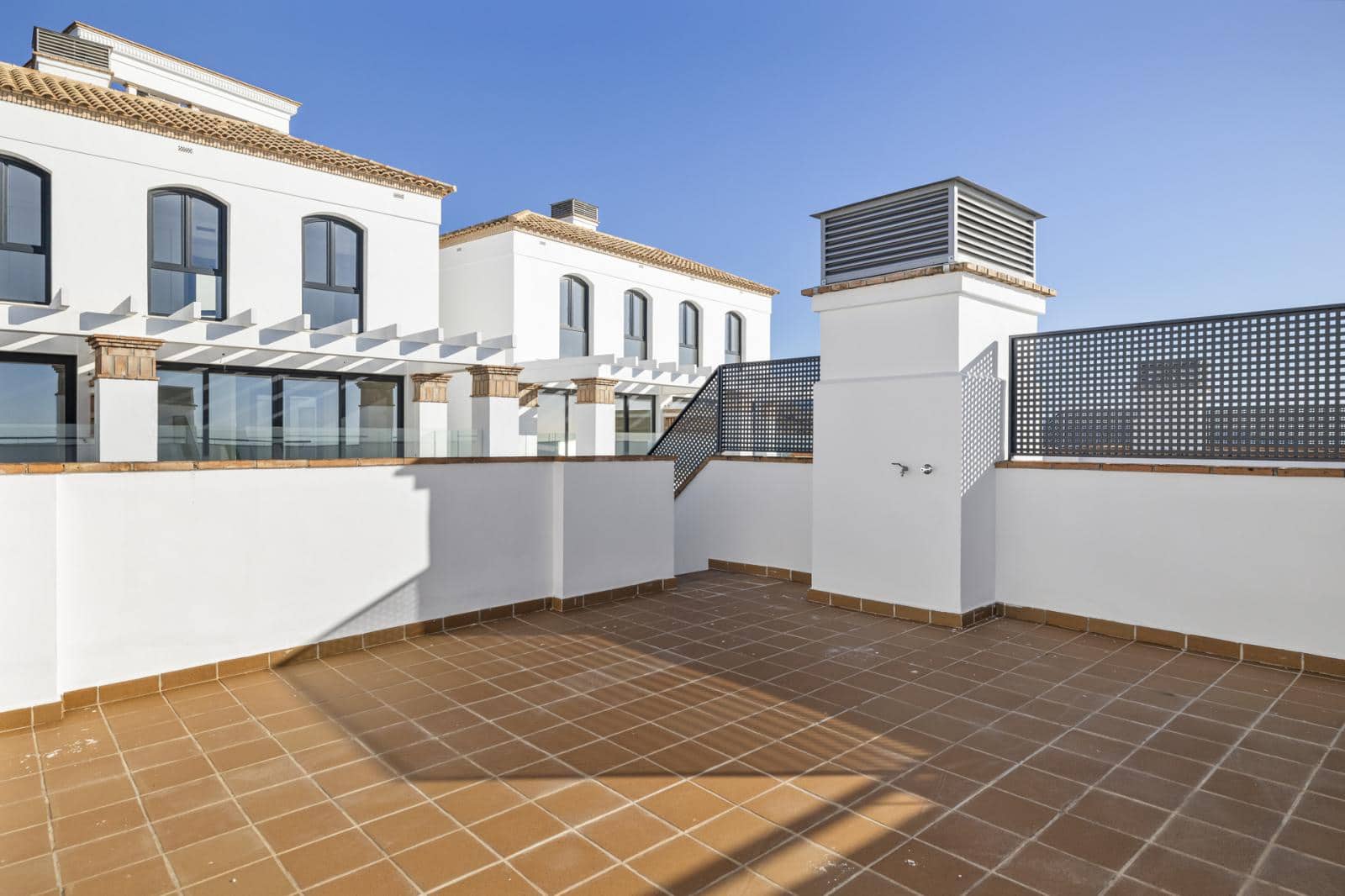 2 bedroom Townhouse for sale in El Penoncillo with pool garage - € 346,000 (Ref: 9965571)