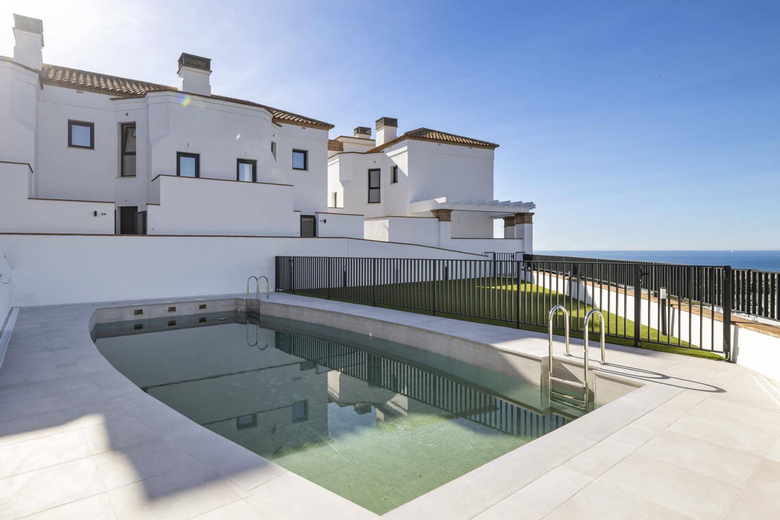 2 bedroom Townhouse for sale in El Penoncillo with pool garage - € 346,000 (Ref: 9965571)