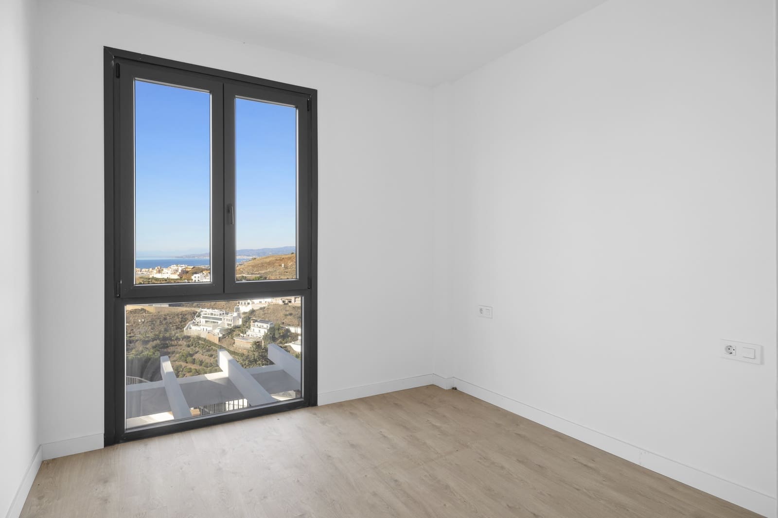 2 makuuhuone Omakotitalo myytävänä paikassa Torrox-Costa mukana uima-altaan 
autotalli - 347 000 € (Ref: 9965572)