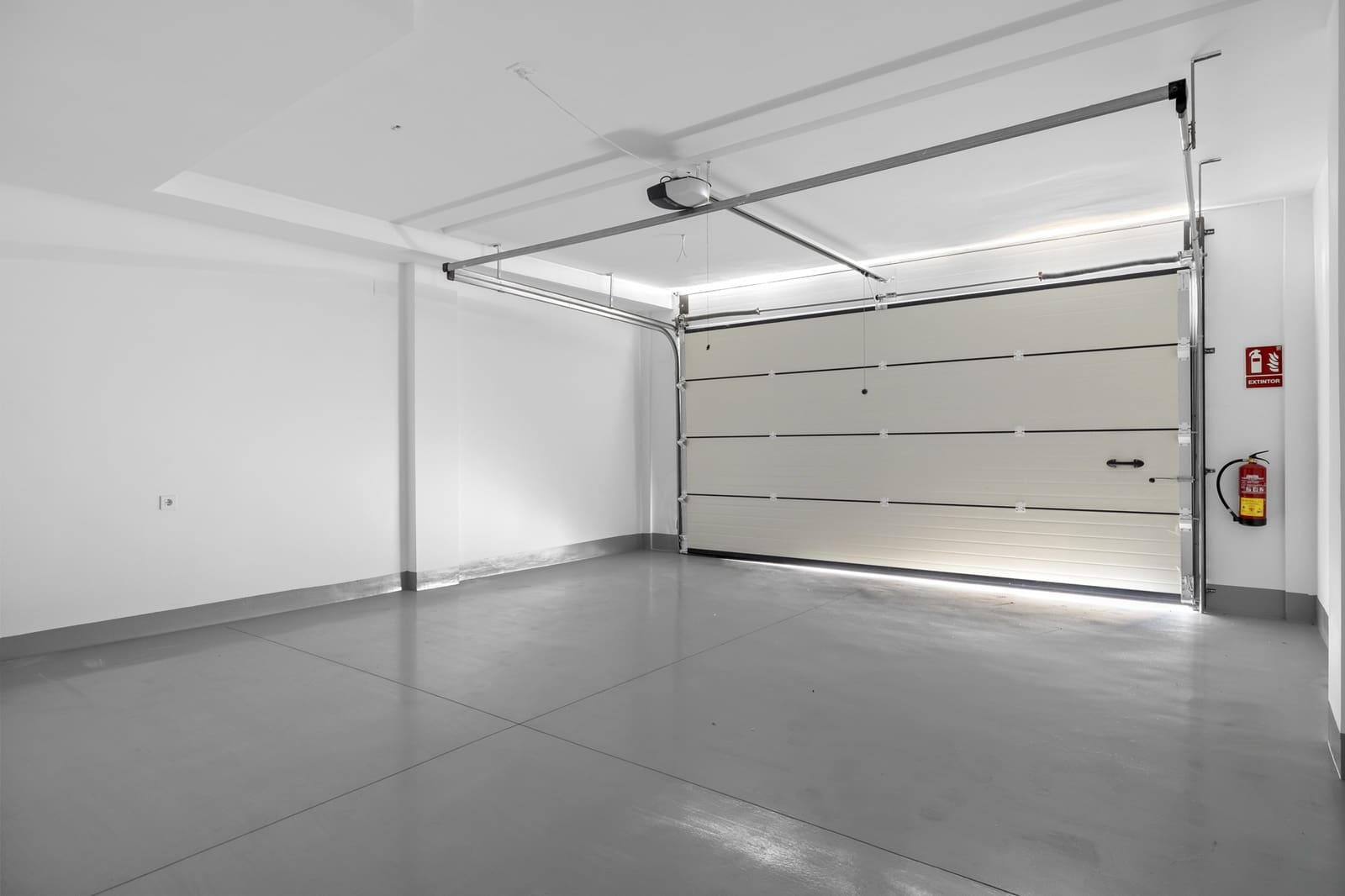 2 makuuhuone Omakotitalo myytävänä paikassa Torrox-Costa mukana uima-altaan 
autotalli - 347 000 € (Ref: 9965572)