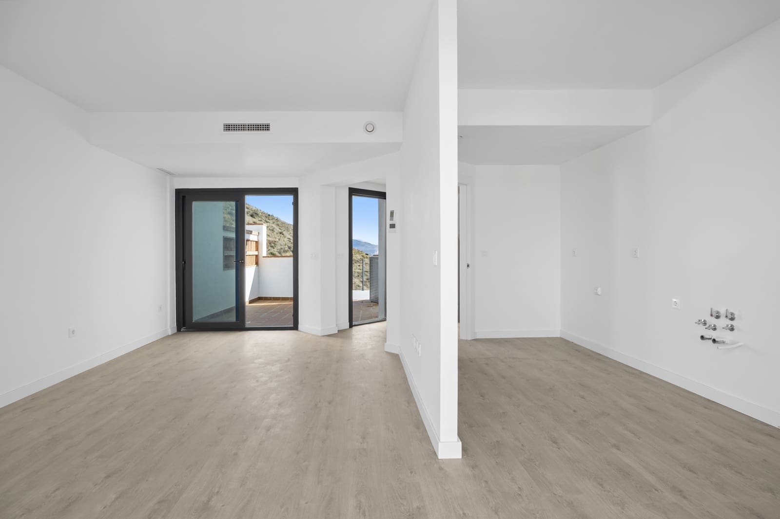 2 makuuhuone Omakotitalo myytävänä paikassa Torrox-Costa mukana uima-altaan 
autotalli - 347 000 € (Ref: 9965572)