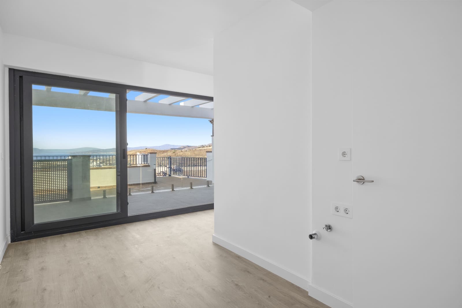 2 makuuhuone Omakotitalo myytävänä paikassa Torrox-Costa mukana uima-altaan 
autotalli - 347 000 € (Ref: 9965572)