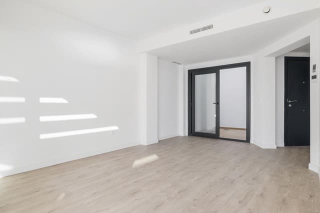 2 soveværelse Byhus til salg i Torrox-Costa, Torrox med swimmingpool garage - € 379.000 (Ref: 9965574)