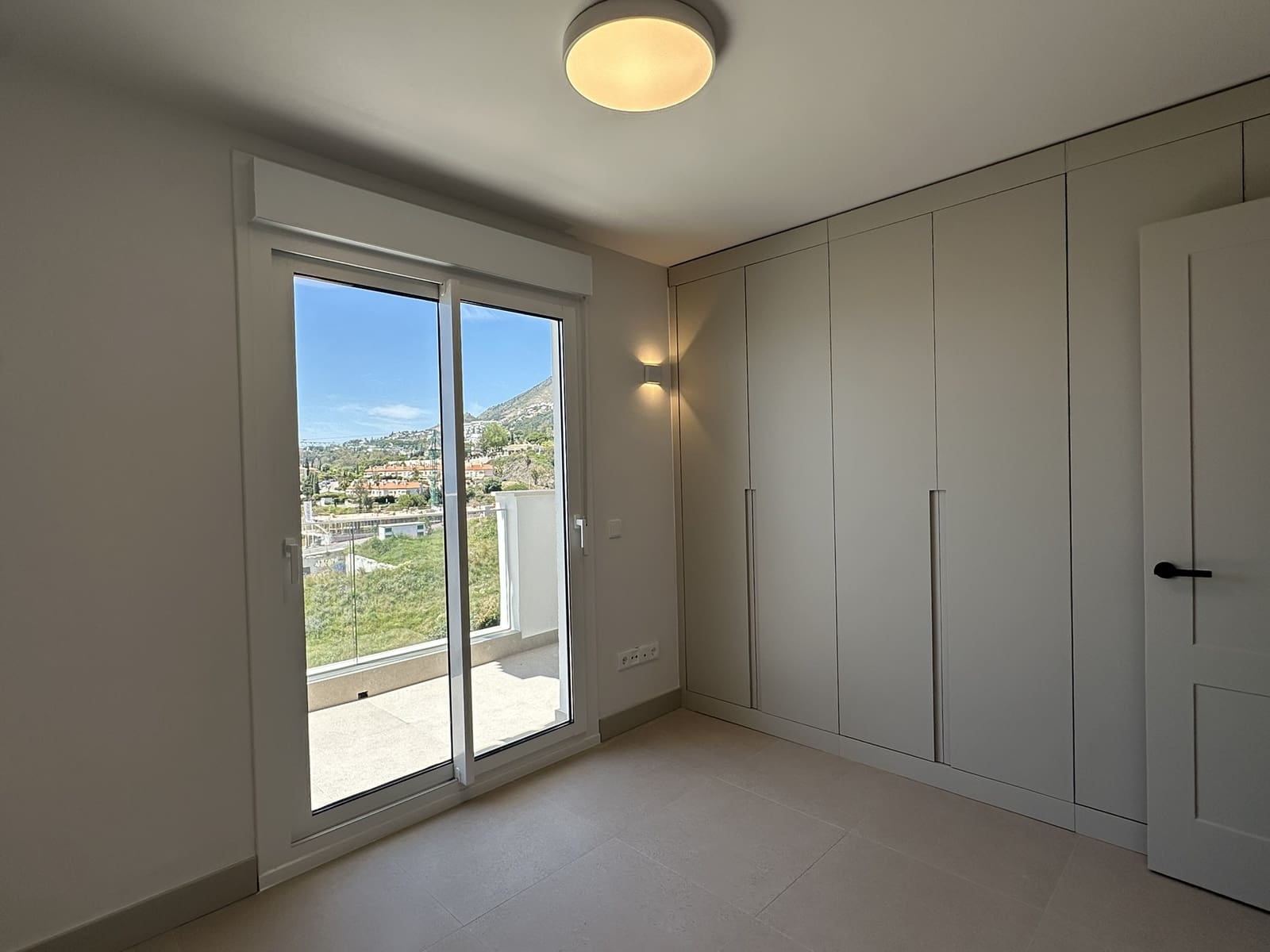 4 sypialnia Dom szeregowy na sprzedaż w Benalmadena z basenem garażem - 795 000 € (Ref: 9965575)