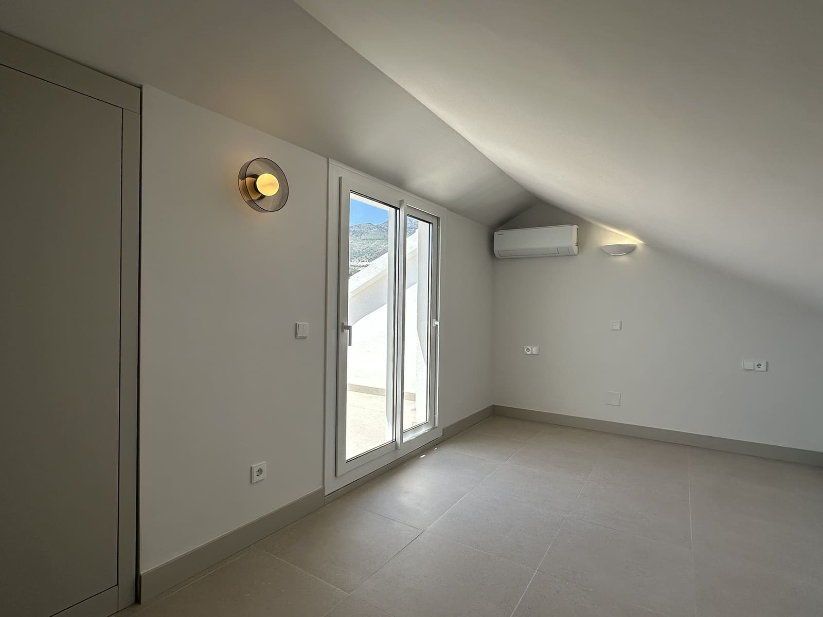 4 sypialnia Dom szeregowy na sprzedaż w Benalmadena z basenem garażem - 795 000 € (Ref: 9965575)