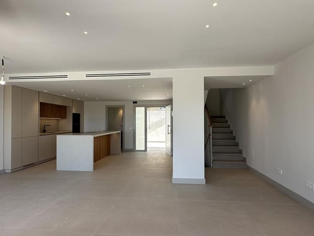 4 bedroom Townhouse for sale in Benalmádena with pool garage - € 795,000 (Ref: 9965575)