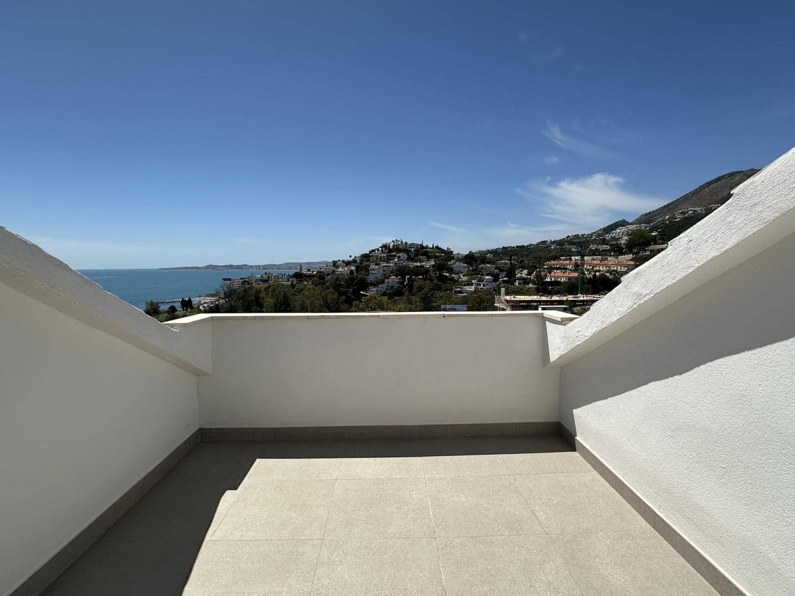 4 bedroom Townhouse for sale in Torrequebrada with pool garage - € 795,000 (Ref: 9965575)
