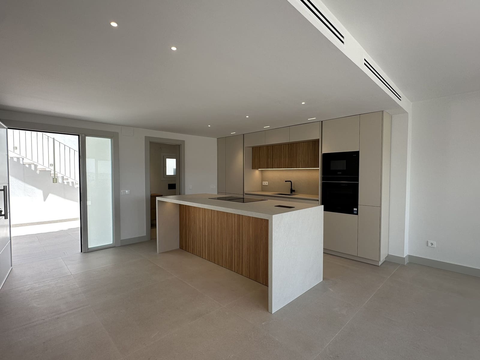4 sypialnia Dom szeregowy na sprzedaż w Benalmadena z basenem garażem - 795 000 € (Ref: 9965576)