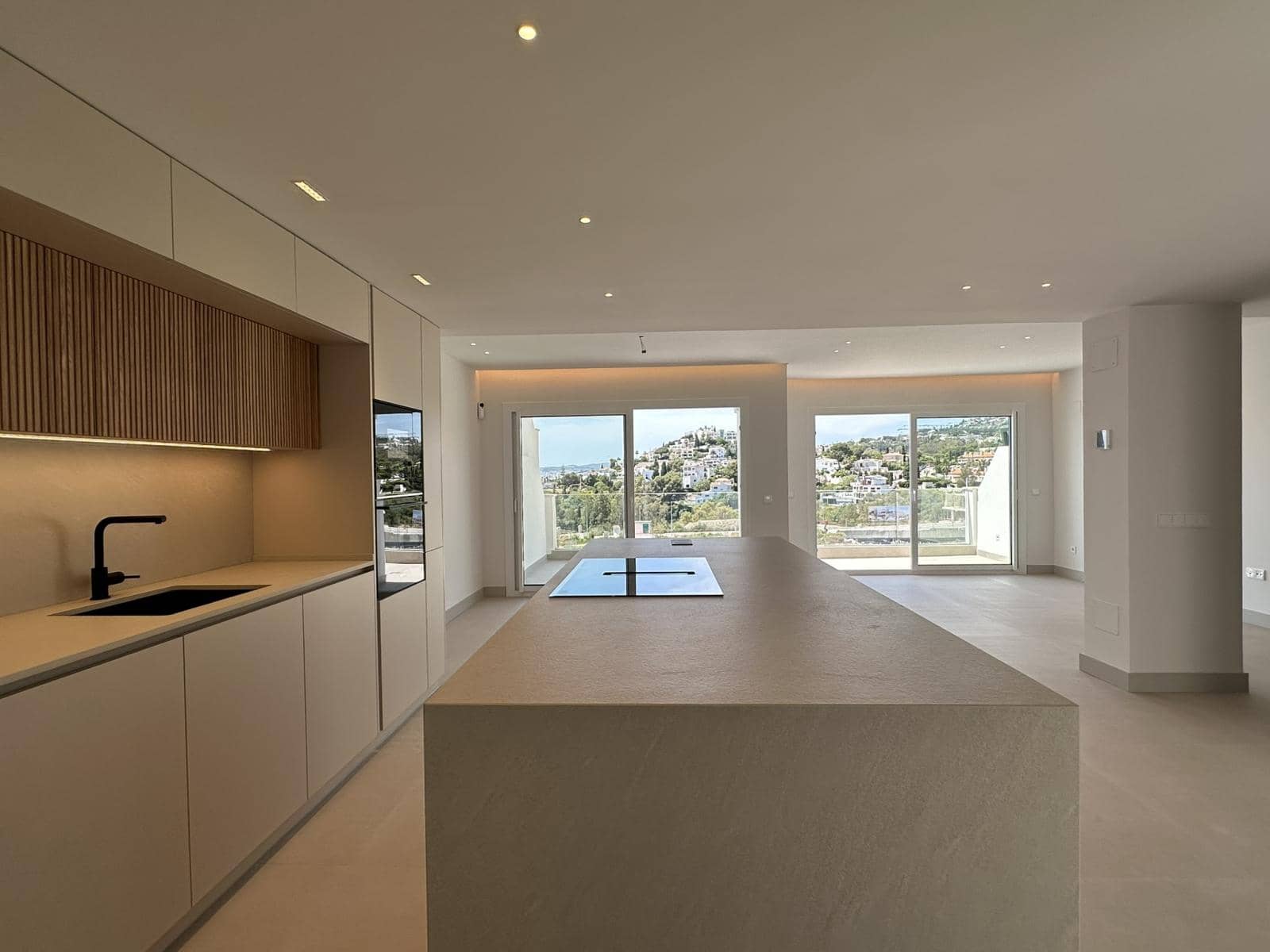 4 bedroom Townhouse for sale in Torrequebrada with pool garage - € 795,000 (Ref: 9965576)