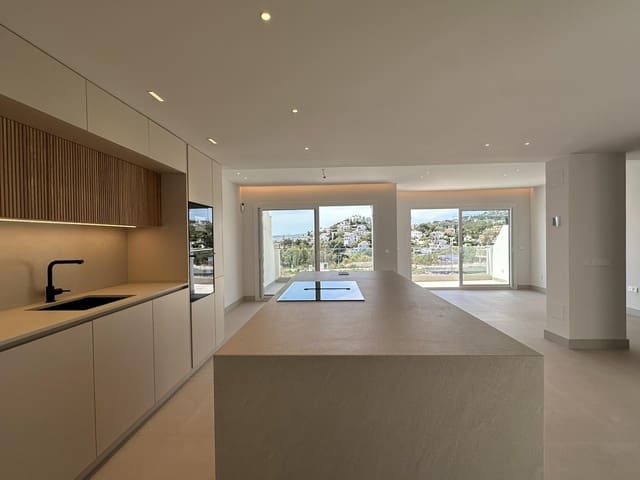 4 chambre Maison de Ville à vendre à Benalmádena avec piscine garage - 795 000 € (Ref: 9965576)