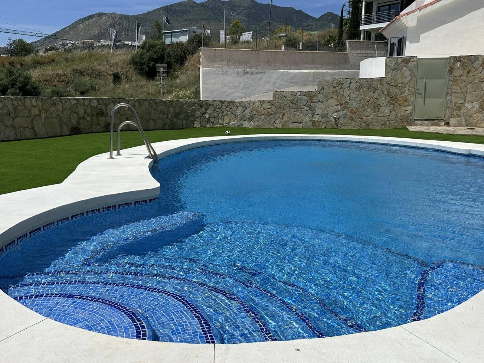 4 bedroom Townhouse for sale in Torrequebrada with pool garage - € 795,000 (Ref: 9965576)