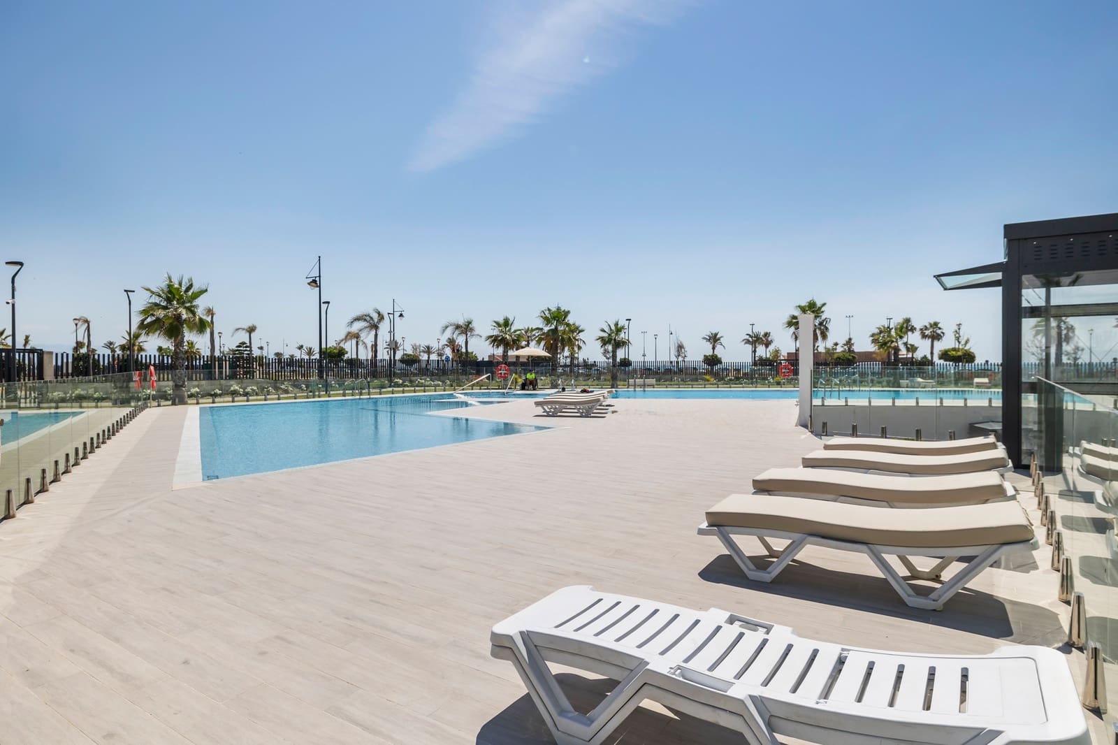 2 sypialnia Apartament na sprzedaż w Torremolinos z basenem garażem - 975 000 € (Ref: 9965706)
