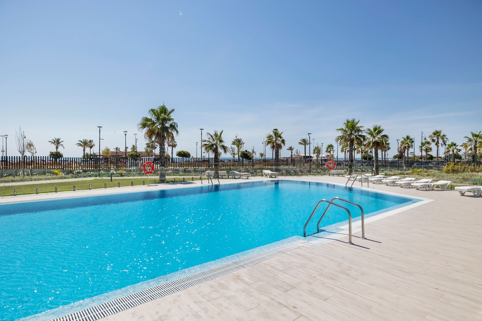 2 sypialnia Apartament na sprzedaż w Torremolinos z basenem garażem - 975 000 € (Ref: 9965706)