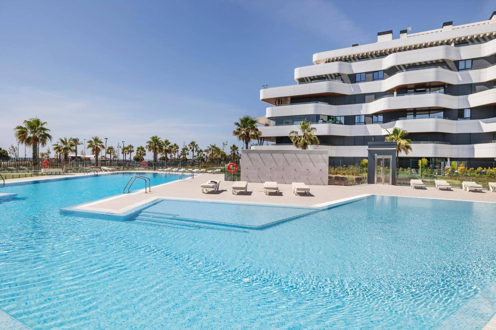 2 bedroom Apartment for sale in Torremolinos with pool garage - € 975,000 (Ref: 9965706)
