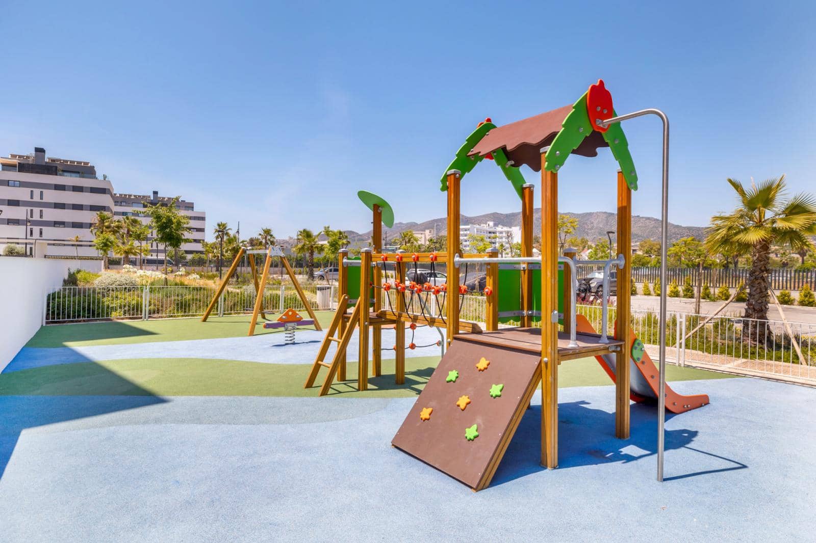 2 slaapkamer Appartement te koop in Torremolinos met zwembad garage - € 695.000 (Ref: 9965707)