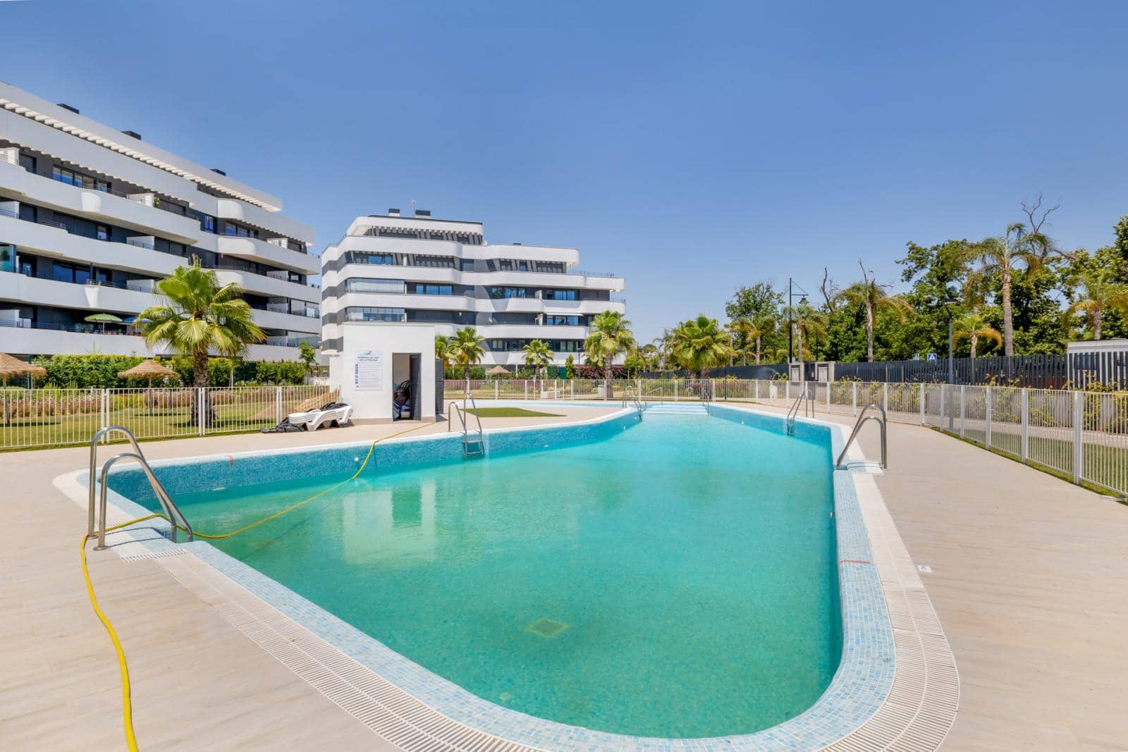 2 slaapkamer Appartement te koop in Torremolinos met zwembad garage - € 695.000 (Ref: 9965707)