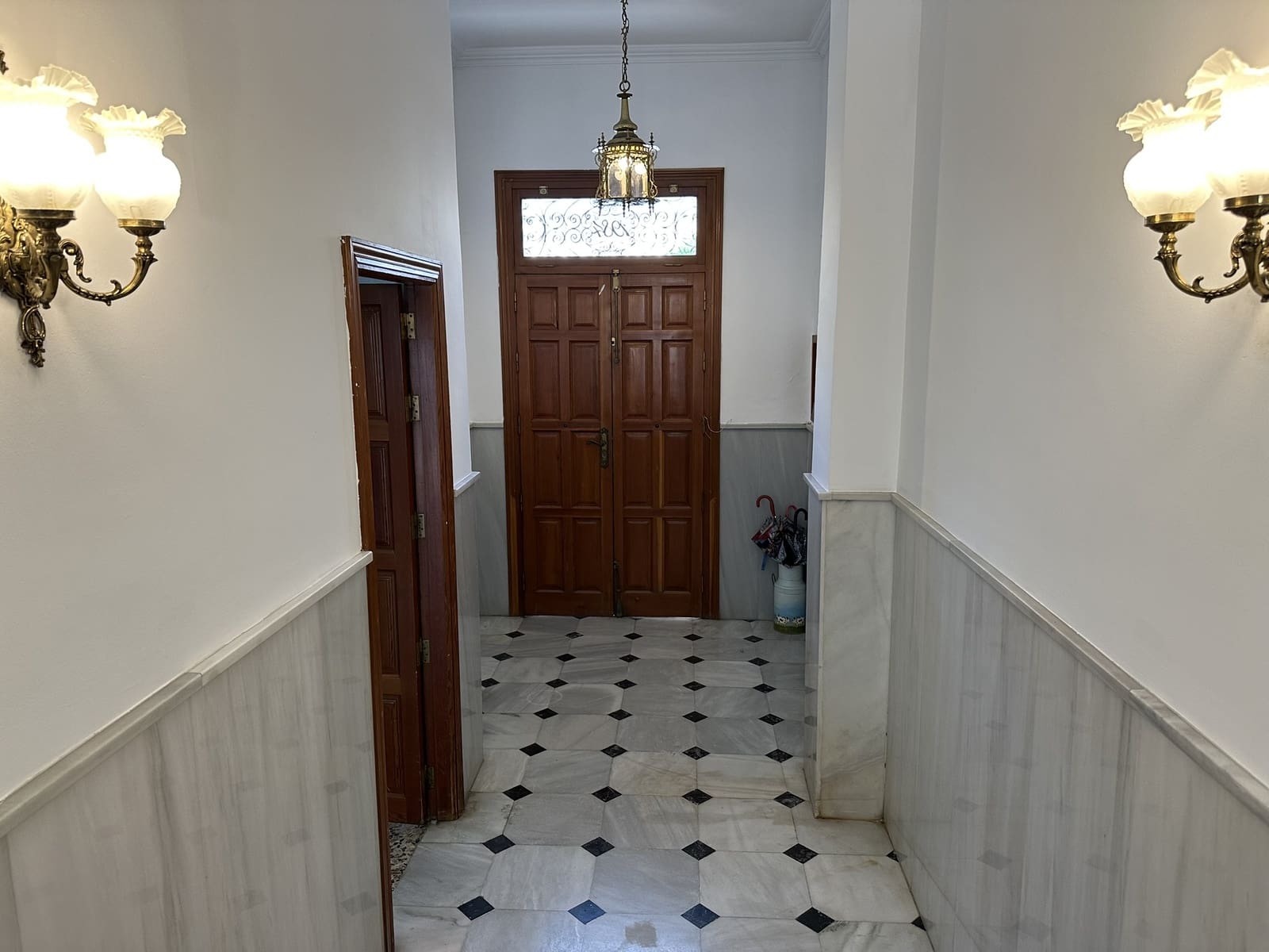 5 makuuhuone Rivitalo myytävänä paikassa Velez-Malaga mukana uima-altaan 
autotalli - 650 000 € (Ref: 9965820)