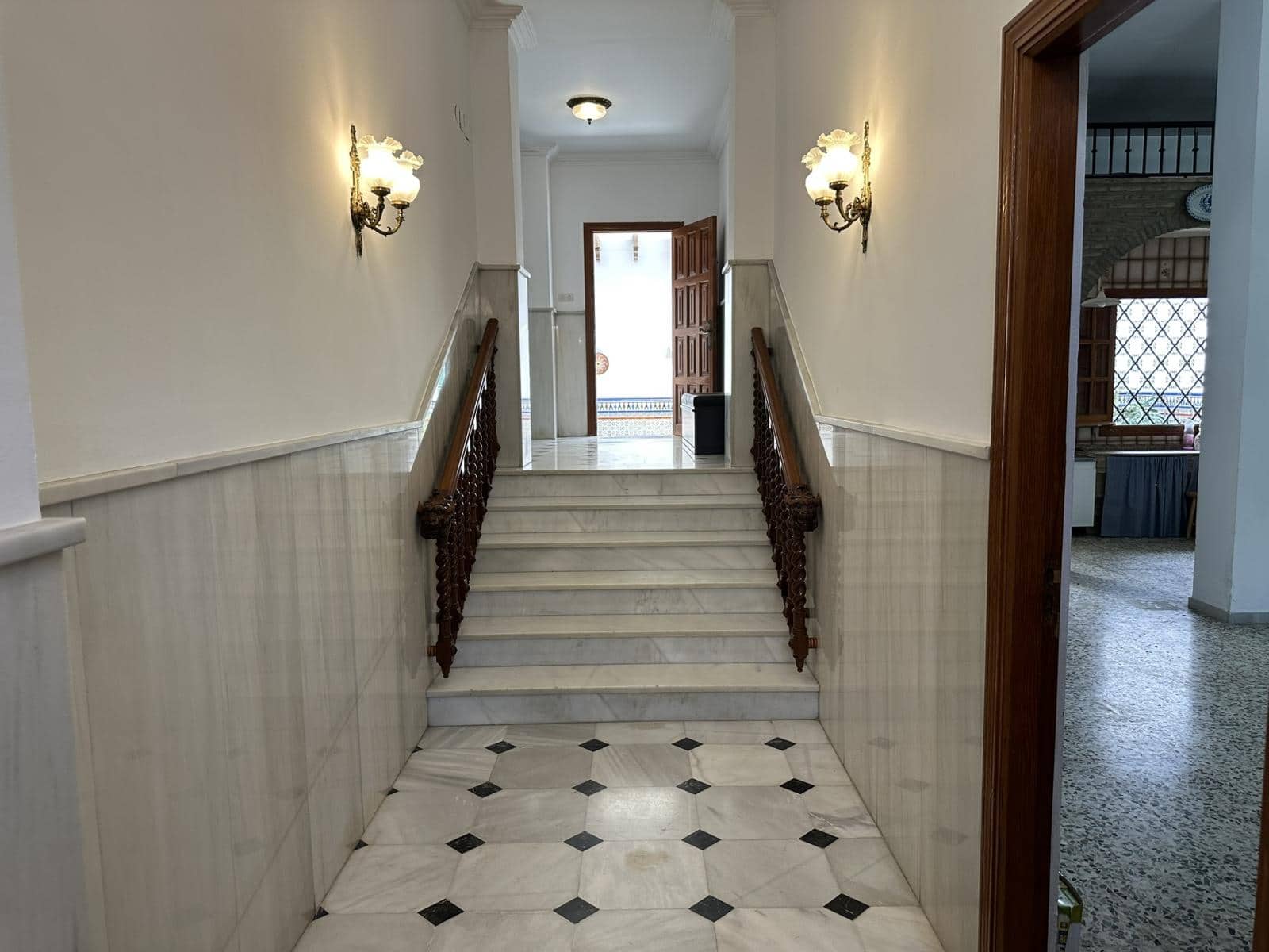 5 bedroom Townhouse for sale in Velez-Malaga with garage - € 650,000 (Ref: 9965820)