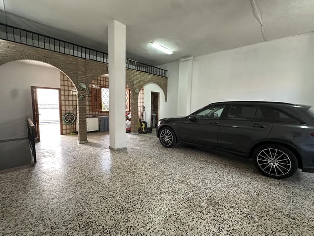 5 makuuhuone Omakotitalo myytävänä paikassa Vélez-Málaga mukana uima-altaan 
autotalli - 650 000 € (Ref: 9965820)