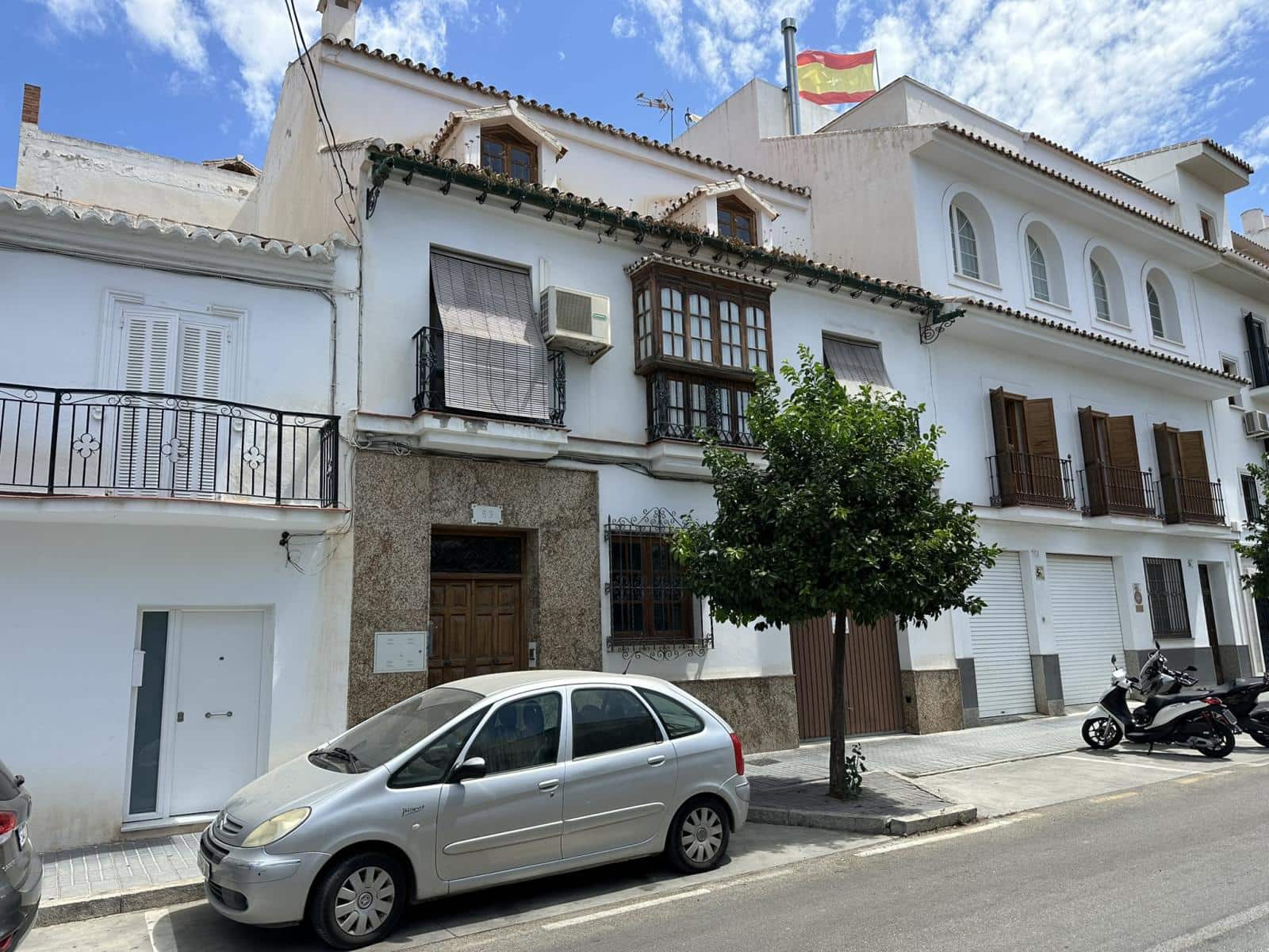 5 bedroom Townhouse for sale in Velez-Malaga with garage - € 650,000 (Ref: 9965820)