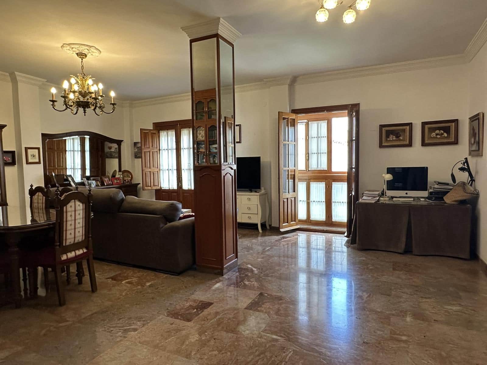 5 bedroom Townhouse for sale in Velez-Malaga with garage - € 650,000 (Ref: 9965820)