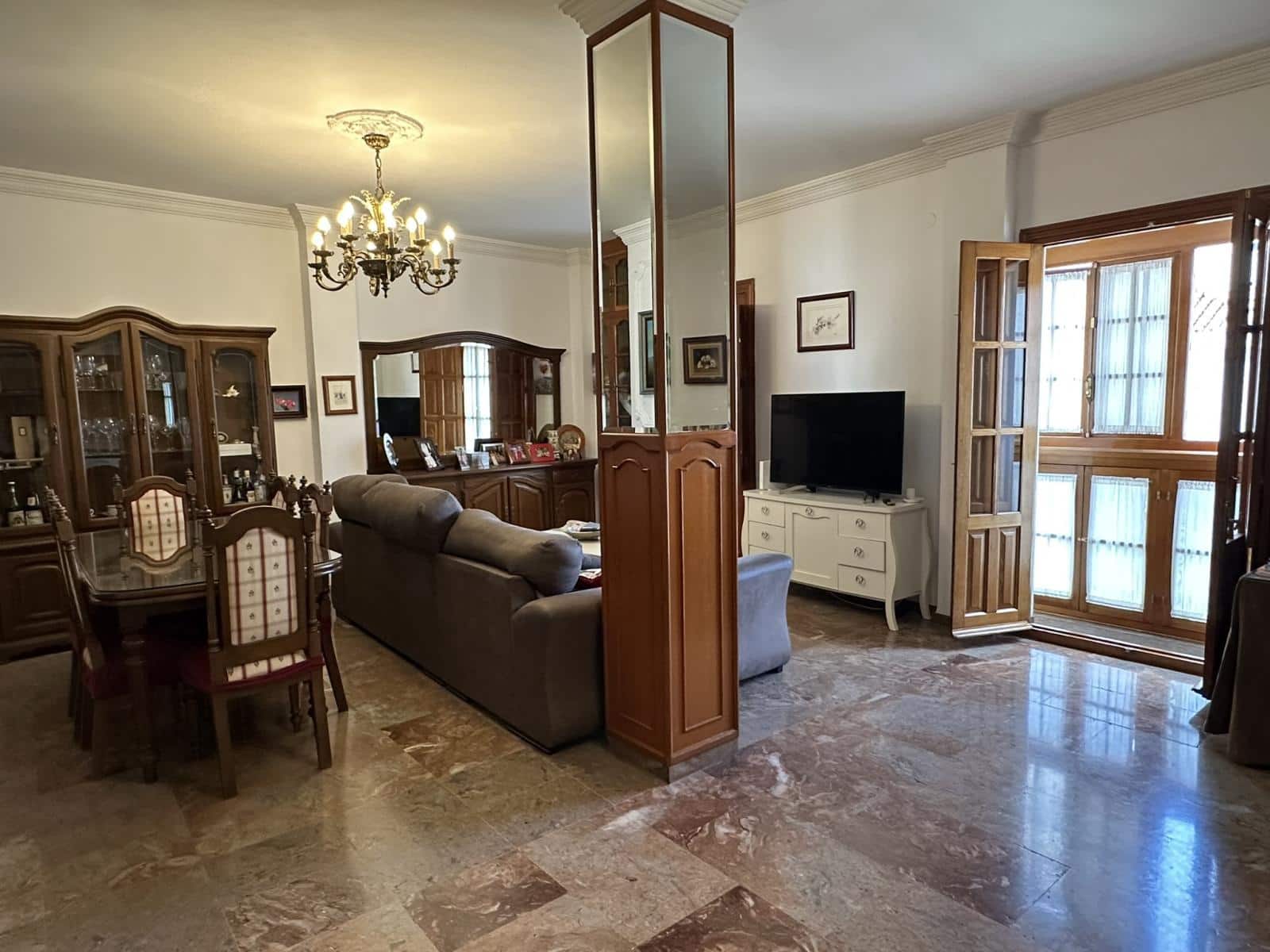 5 bedroom Townhouse for sale in Velez-Malaga with garage - € 650,000 (Ref: 9965820)