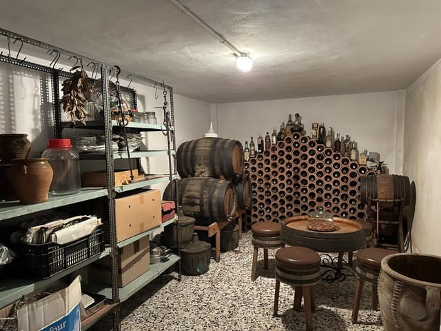 5 makuuhuone Omakotitalo myytävänä paikassa Vélez-Málaga mukana uima-altaan 
autotalli - 650 000 € (Ref: 9965820)