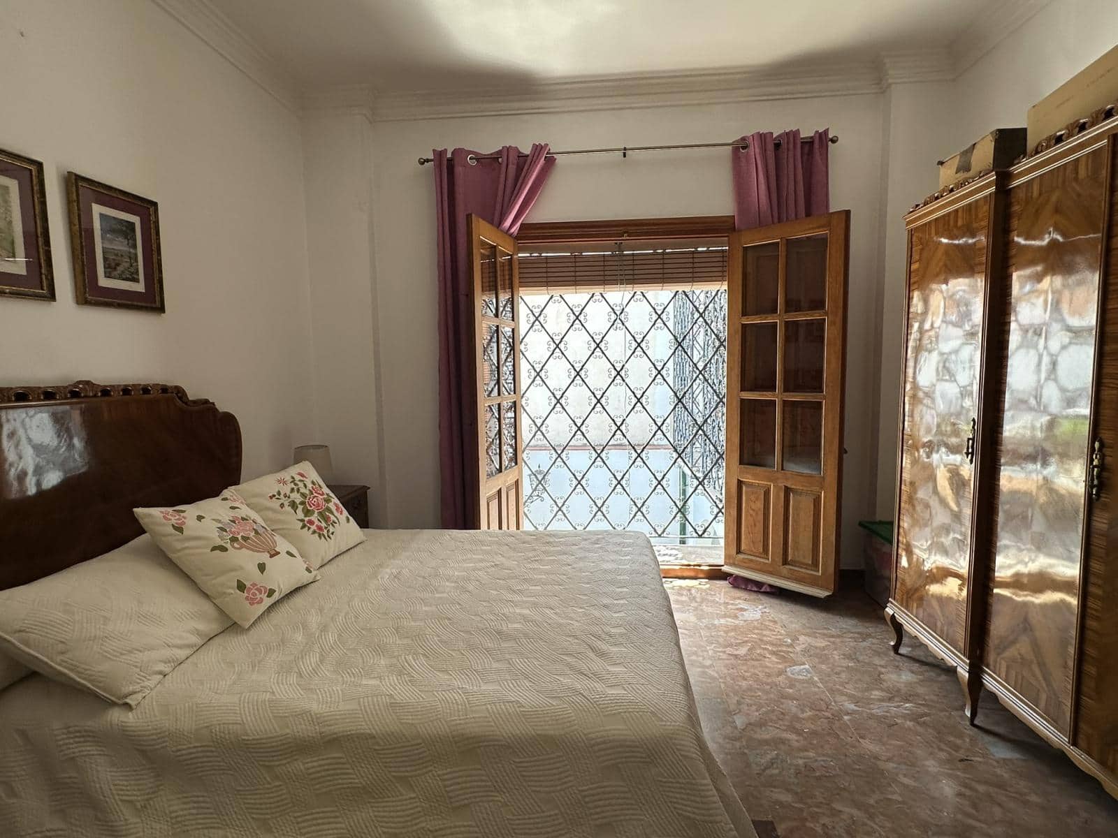 5 bedroom Townhouse for sale in Velez-Malaga with garage - € 650,000 (Ref: 9965820)