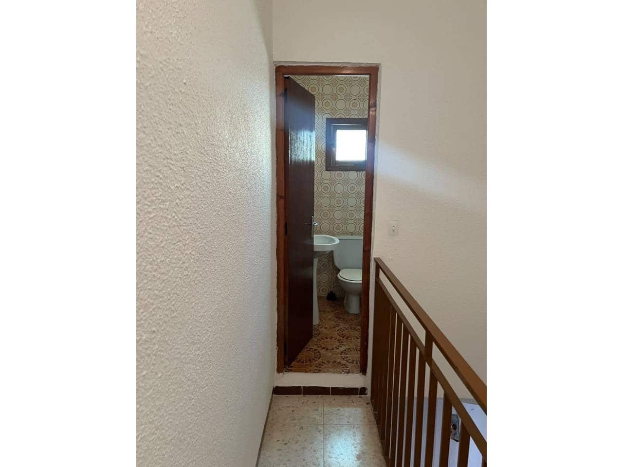 4 bedroom Townhouse for rent in El Bonillo - € 450 (Ref: 10070289)