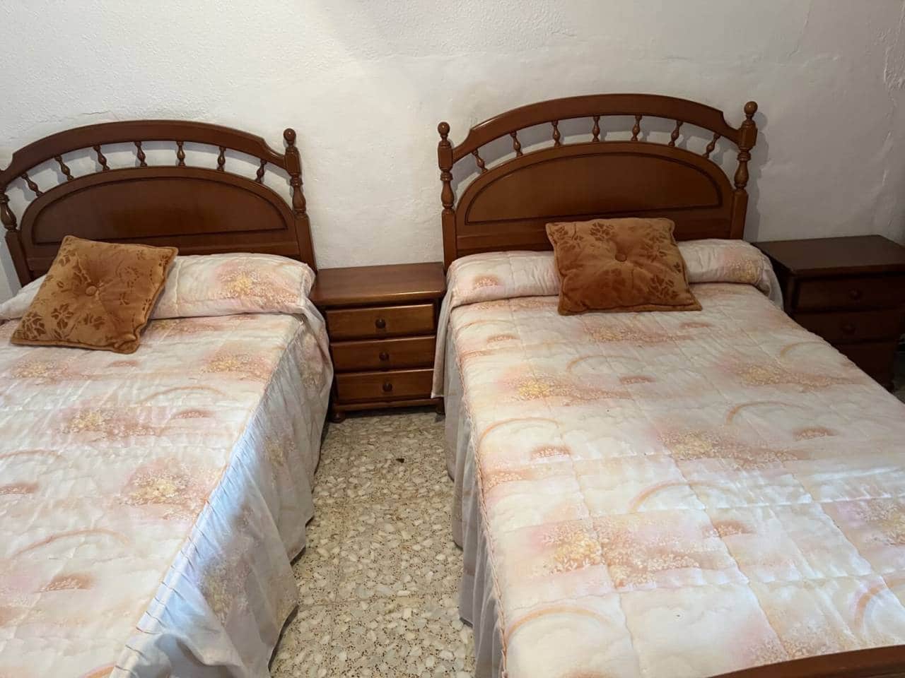4 bedroom Townhouse for rent in El Bonillo - € 450 (Ref: 10070289)