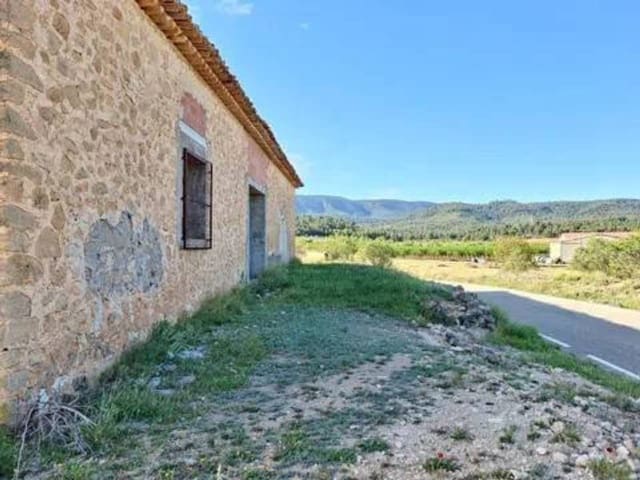 Villa for sale in Letur - € 29,600 (Ref: 9938488)