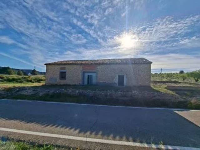 Villa for sale in Letur - € 29,600 (Ref: 9938488)