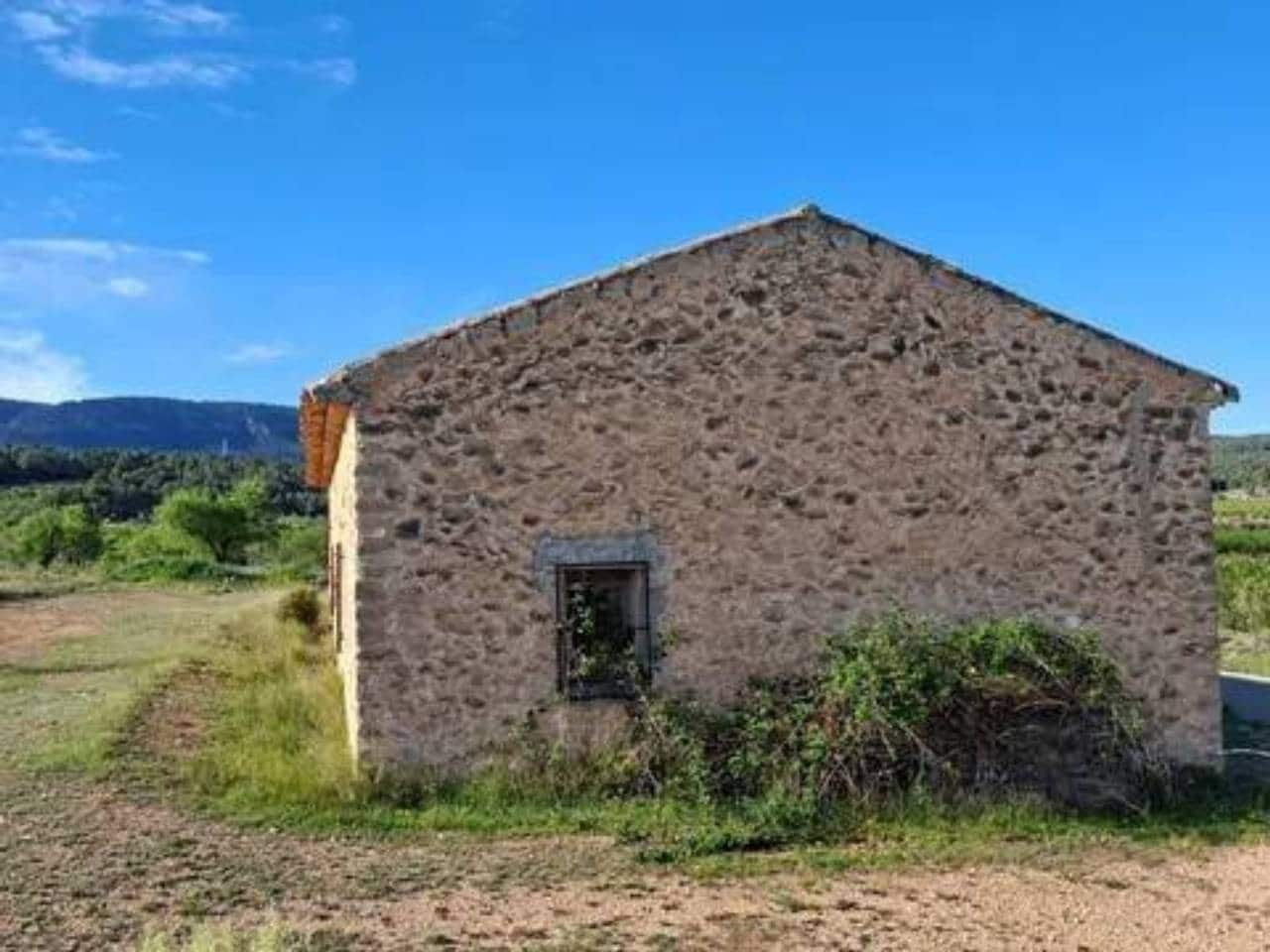 Villa for sale in Letur - € 29,600 (Ref: 9938488)