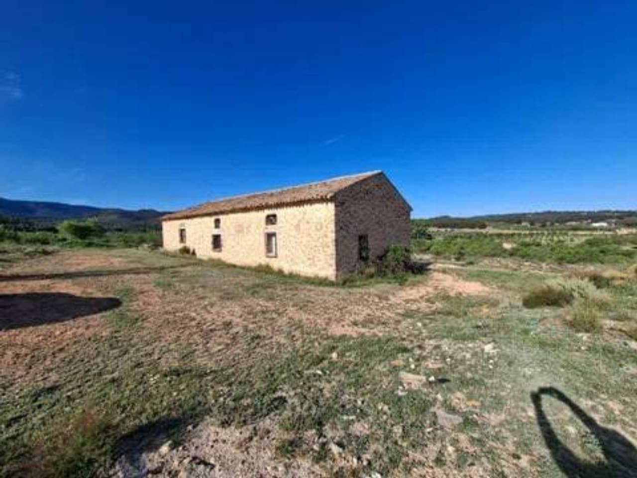 Villa for sale in Letur - € 29,600 (Ref: 9938488)