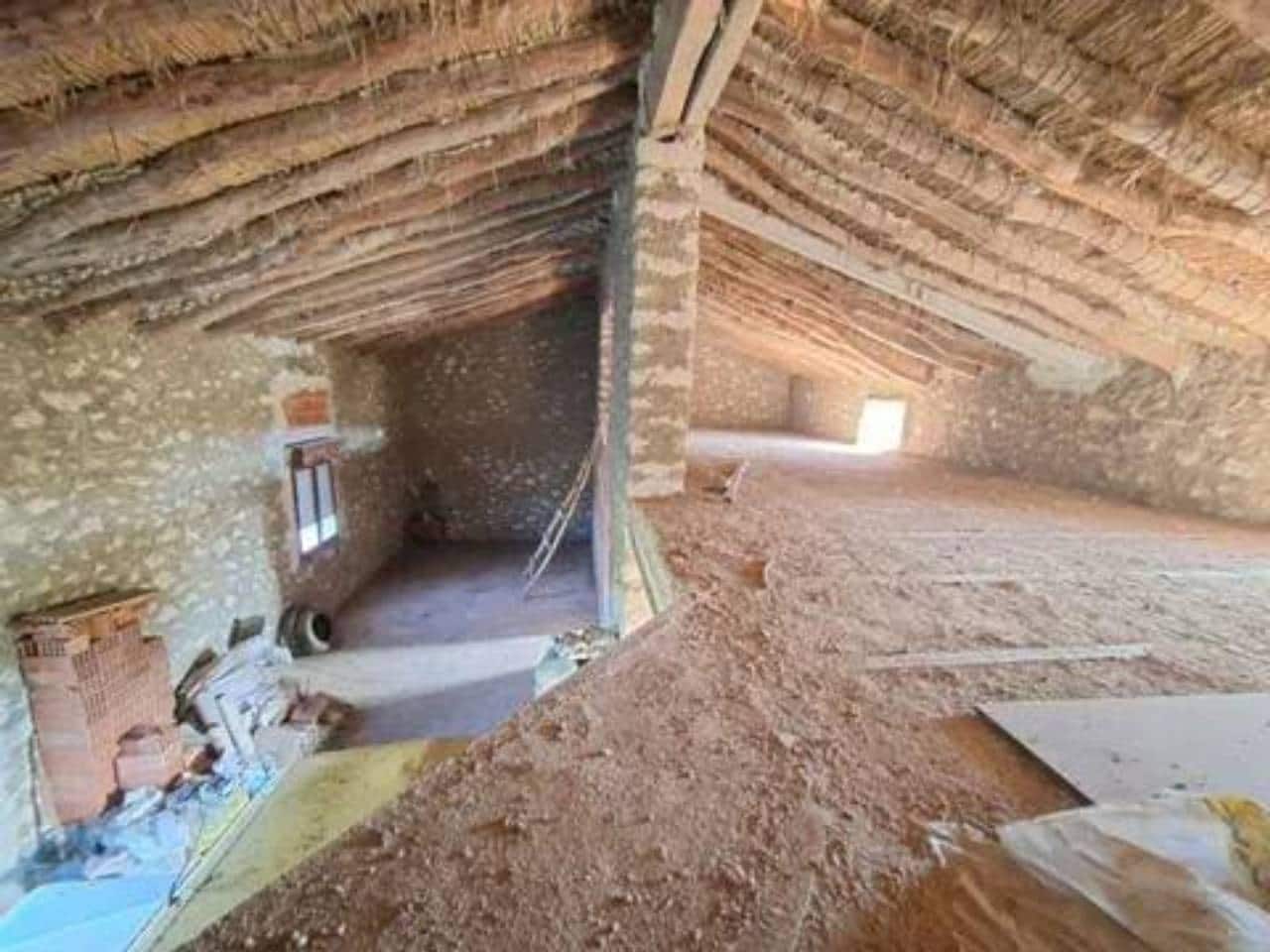 Villa for sale in Letur - € 29,600 (Ref: 9938488)